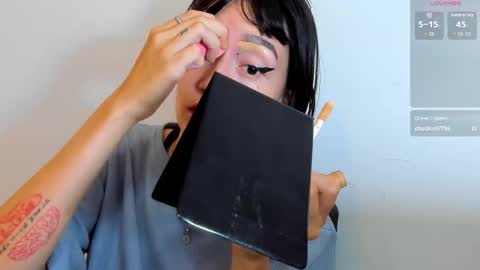 Snapshot of maibys_cute chatting on 11-17-25, 04:07 maibys online show from 11-17-25, 04:07