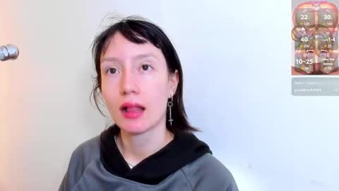 Snapshot of maibys_cute chatting on 11-20-25, 04:01 maibys online show from 11-20-25, 04:01