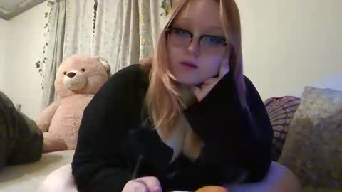 maicii006 online show from 12-03-25, 01:57