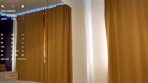 Snapshot of maidacompston chatting on 10-07-25, 09:28 Elina online show from 10-07-25, 09:28