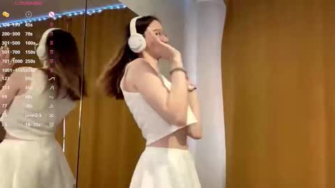 Snapshot of maidacompston chatting on 10-20-25, 08:15 Elina online show from 10-20-25, 08:15