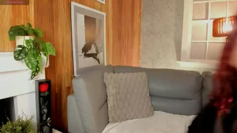 Snapshot of maiia_cute chatting on 02-18-26, 02:18 Maiia Cute online show from 02-18-26, 02:18