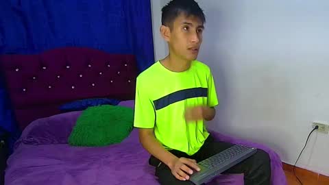 Snapshot of maikinol chatting on 03-06-25, 10:52 maik Fabin online show from 03-06-25, 10:52