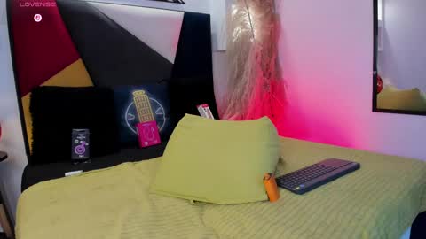 Maiky Cooper online show from 10-08-25, 09:12