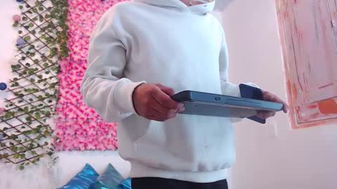 Snapshot of maiky_jeans chatting on 10-27-25, 09:41 maiky_jeans online show from 10-27-25, 09:41