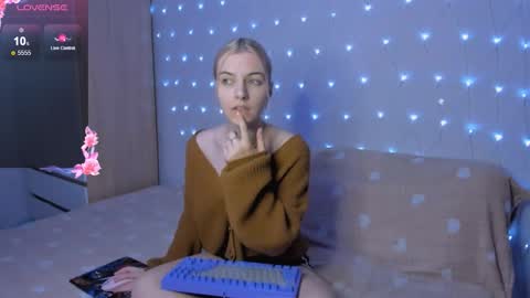 Your kitty online show from 10-16-25, 03:35