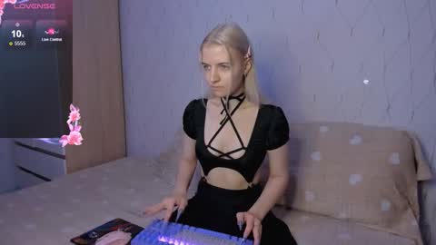 Your kitty online show from 11-01-25, 02:24