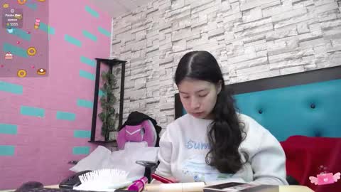 Snapshot of maily_can chatting on 10-31-25, 12:50 MAILY CAN online show from 10-31-25, 12:50