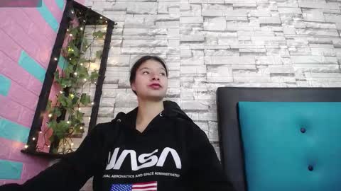 Snapshot of maily_can chatting on 11-20-25, 12:49 MAILY CAN online show from 11-20-25, 12:49