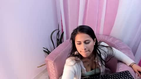 Maily Owens online show from 11-13-25, 07:57