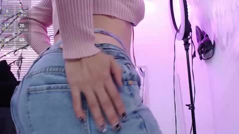 Snapshot of mailywindsor chatting on 10-27-25, 08:24 Maily online show from 10-27-25, 08:24