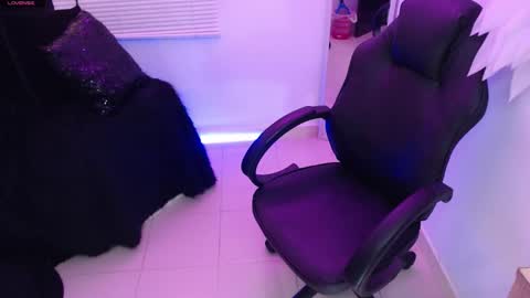 Snapshot of mailywindsor chatting on 11-05-25, 12:05 Maily online show from 11-05-25, 12:05