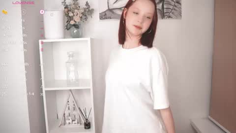 Snapshot of maisiemiller chatting on 02-09-26, 04:44 Maisie online show from 02-09-26, 04:44