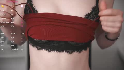 Snapshot of maisiemiller chatting on 02-11-26, 06:24 Maisie online show from 02-11-26, 06:24