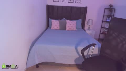 Maite online show from 11-21-25, 09:46