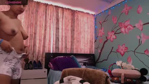 Maite online show from 12-18-24, 01:23