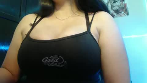 Snapshot of maitte_22 chatting on 12-14-24, 02:12 Hello friends Im on another account online show from 12-14-24, 02:12