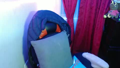 Snapshot of maitte_22 chatting on 02-13-25, 05:16 Hello friends Im on another account online show from 02-13-25, 05:16