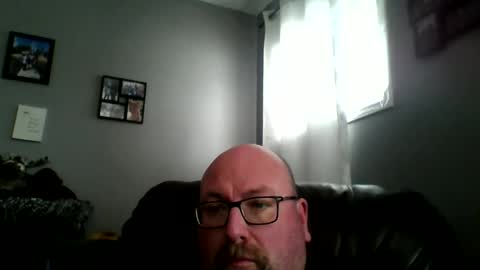 Snapshot of majorgunit chatting on 01-12-26, 08:25 Chris online show from 01-12-26, 08:25