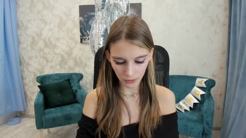 Snapshot of make_love_1 chatting on 01-13-25, 09:52 Chloe online show from 01-13-25, 09:52