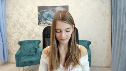 Snapshot of make_love_1 chatting on 01-22-25, 03:31 Chloe online show from 01-22-25, 03:31