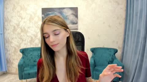 Snapshot of make_love_1 chatting on 01-31-25, 03:41 Chloe online show from 01-31-25, 03:41