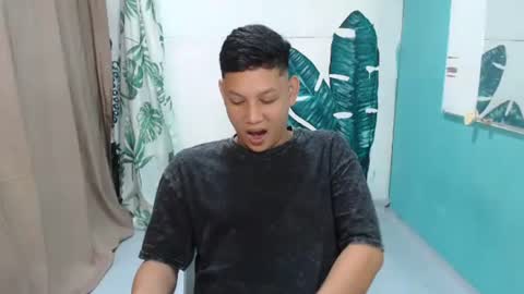 makehugecock online show from 10-27-25, 08:13