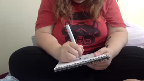 Snapshot of makemesquirt06 chatting on 09-15-25, 06:19 makemesquirt06 online show from 09-15-25, 06:19