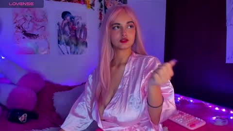 Snapshot of maki_sins chatting on 10-20-25, 04:24 Maki Sins online show from 10-20-25, 04:24