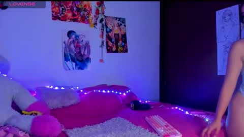 Snapshot of maki_sins chatting on 11-19-25, 05:40 Maki Sins online show from 11-19-25, 05:40