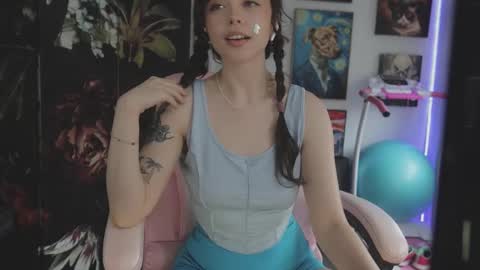 Snapshot of makiyahbelle2 chatting on 02-10-26, 05:55 MakiyahBelle online show from 02-10-26, 05:55