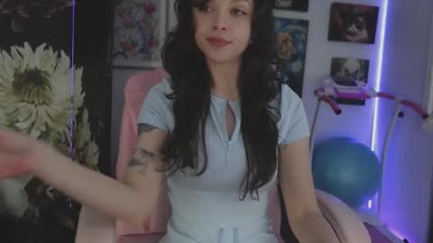 Snapshot of makiyahbelle2 chatting on 02-20-26, 10:49 MakiyahBelle online show from 02-20-26, 10:49