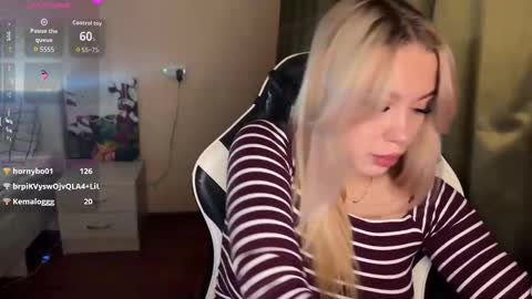 Snapshot of maksisisia chatting on 11-09-25, 04:16 maksisisia online show from 11-09-25, 04:16