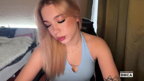 Snapshot of maksisisia chatting on 11-20-25, 12:16 maksisisia online show from 11-20-25, 12:16