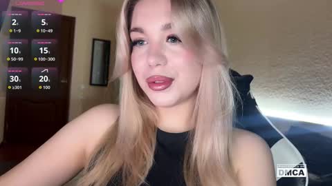 Snapshot of maksisisia chatting on 11-23-25, 01:44 maksisisia online show from 11-23-25, 01:44