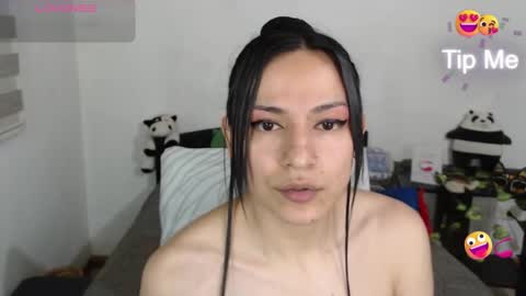 Snapshot of malasexychick chatting on 03-12-25, 02:01 Mariapau online show from 03-12-25, 02:01