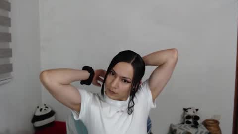 Snapshot of malasexychick chatting on 10-04-25, 12:03 Mariapau online show from 10-04-25, 12:03