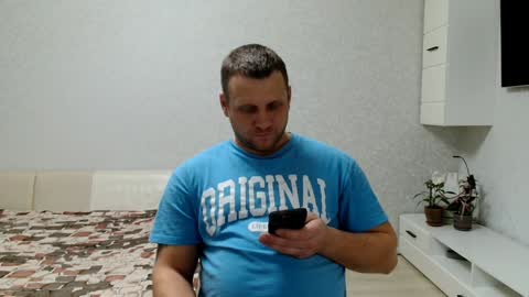 Snapshot of malchyshka chatting on 02-05-25, 12:38 malchyshka online show from 02-05-25, 12:38