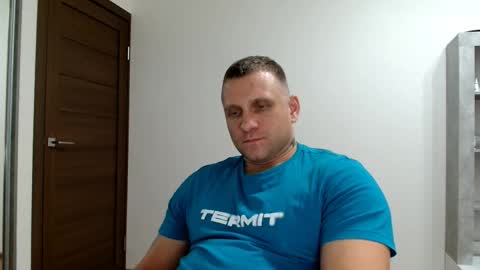 Snapshot of malchyshka chatting on 10-21-25, 09:37 malchyshka online show from 10-21-25, 09:37