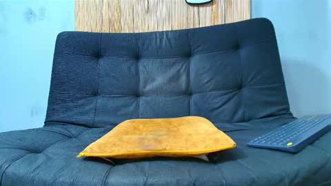 Snapshot of malcompierce chatting on 11-12-25, 01:50 Malcom online show from 11-12-25, 01:50