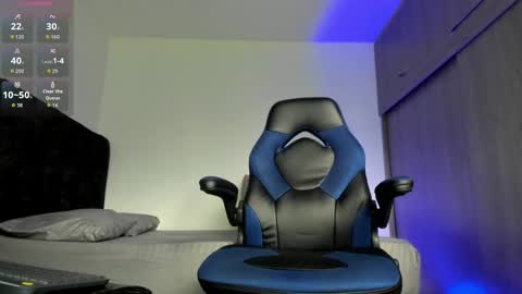 Snapshot of male_pussy chatting on 10-24-25, 06:15 ADAM online show from 10-24-25, 06:15