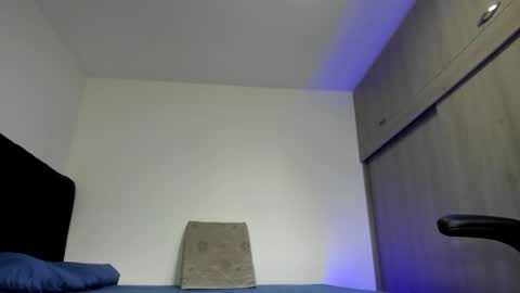 Snapshot of male_pussy chatting on 11-01-25, 05:04 ADAM online show from 11-01-25, 05:04