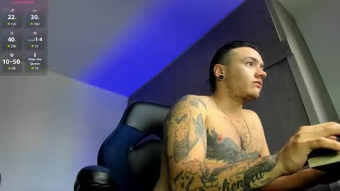 Snapshot of male_pussy chatting on 11-18-25, 05:17 ADAM online show from 11-18-25, 05:17