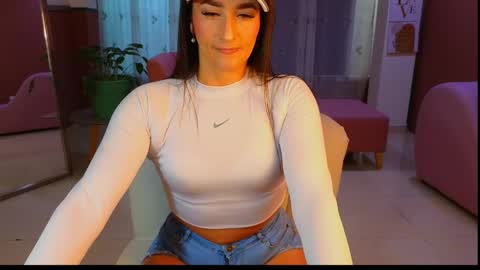 Snapshot of malen_fitnessmilf chatting on 10-11-25, 11:31 malen_fitnessmilf online show from 10-11-25, 11:31