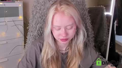 Snapshot of malenaernman chatting on 10-14-25, 10:38 Malena online show from 10-14-25, 10:38