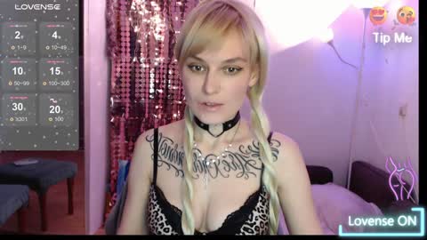 Mischelle online show from 12-22-24, 01:01