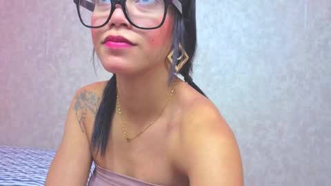 Malia foox online show from 11-30-25, 06:23