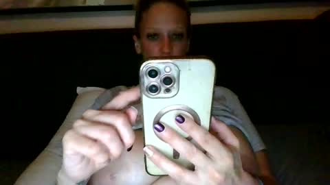 Snapshot of malibumelons chatting on 01-08-26, 03:31 malibumelons online show from 01-08-26, 03:31