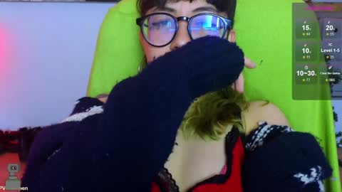 Snapshot of malicia_witch_ chatting on 01-08-25, 02:57 Mar  Alicia     Rosie  v A L I C I A W I T C -  Meg Cherie online show from 01-08-25, 02:57