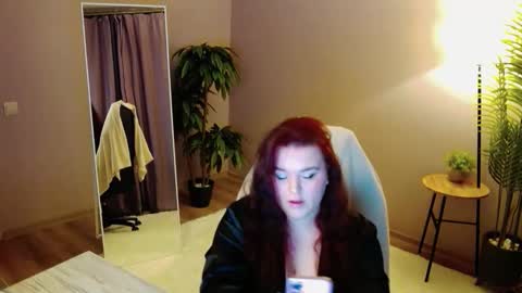 Snapshot of maliibooo chatting on 11-01-25, 01:13 SCARLET online show from 11-01-25, 01:13